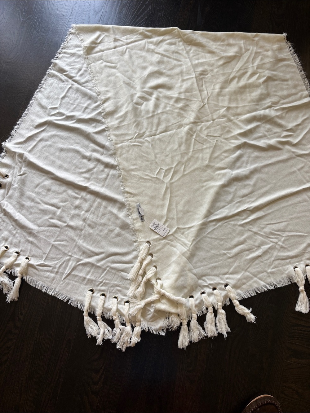NWT 6 foot Cream Tassel Fringe wrap